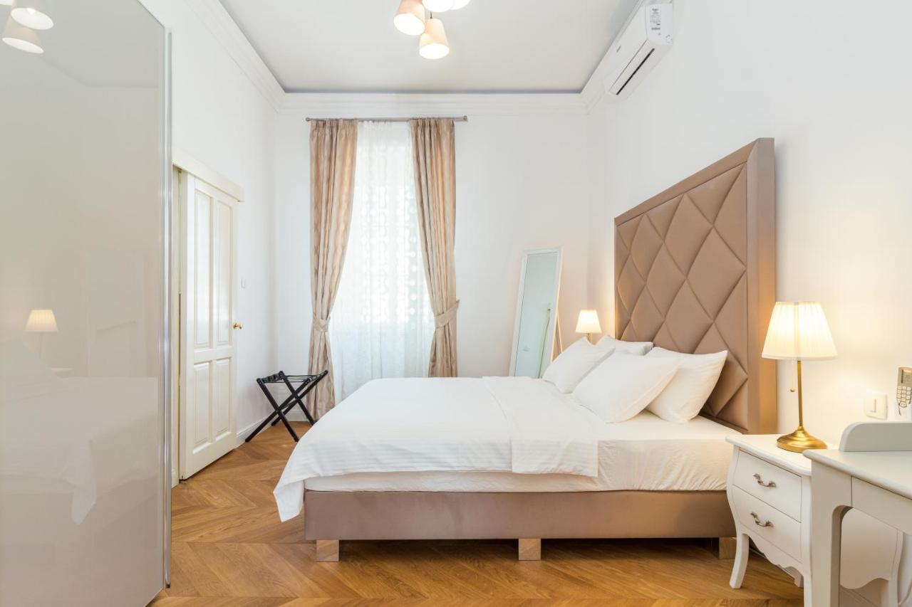 Apartment Augier - Elegant & Spacious - City Centre プーラ エクステリア 写真