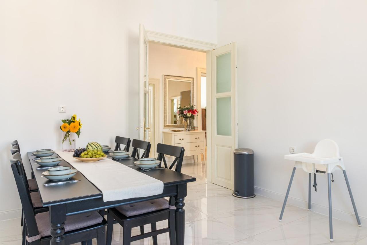 Apartment Augier - Elegant & Spacious - City Centre プーラ エクステリア 写真