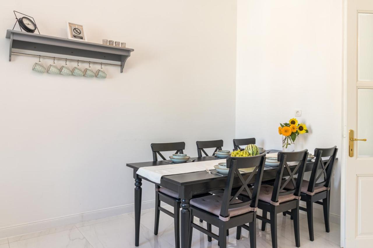 Apartment Augier - Elegant & Spacious - City Centre プーラ エクステリア 写真