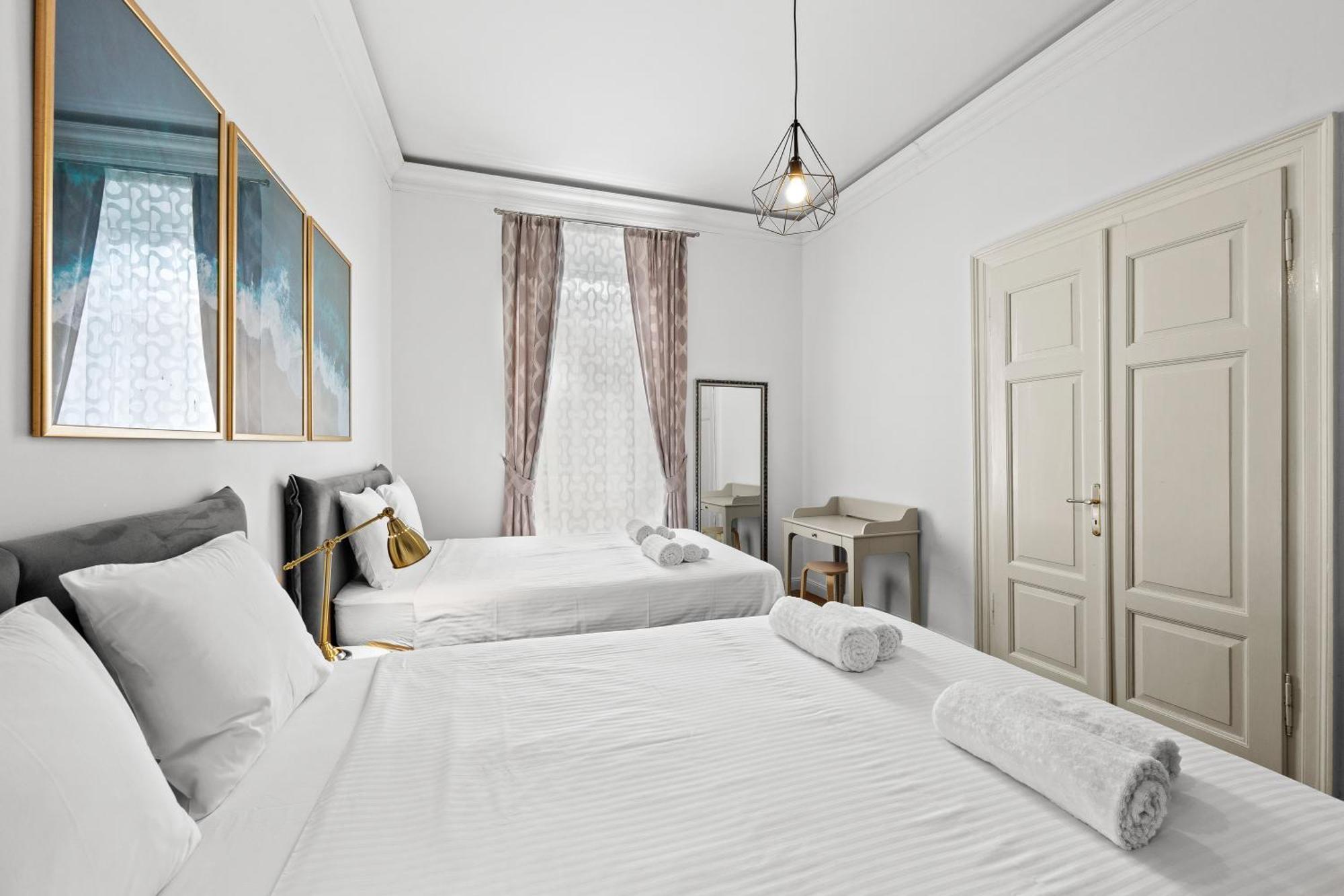 Apartment Augier - Elegant & Spacious - City Centre プーラ エクステリア 写真